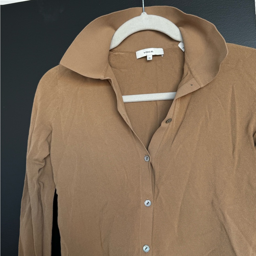 VINCE Button Down Seamless Cardigan in Beige, Size XS